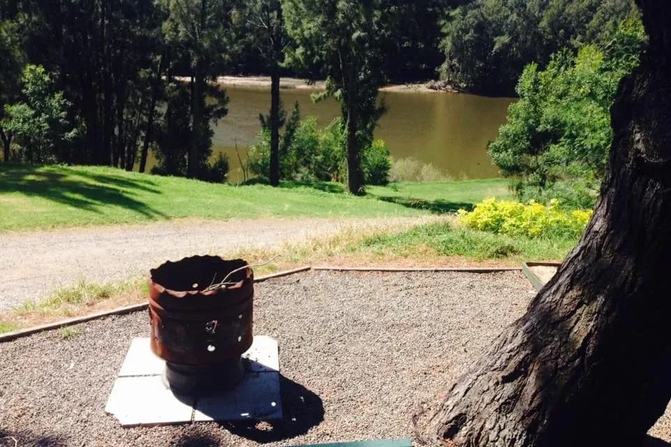 Grady's Riverside Retreat setting