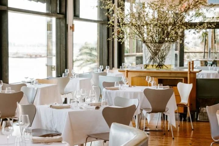 Stokehouse setting