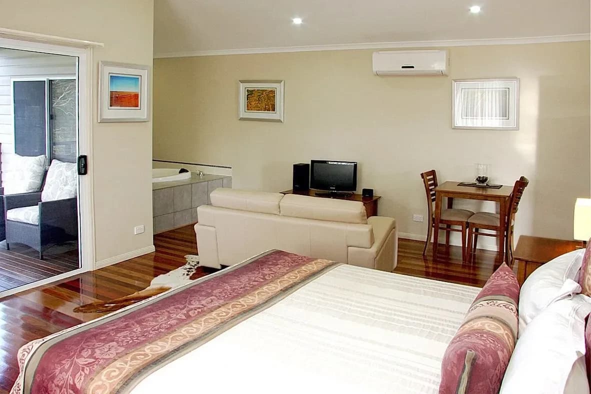 Yabbaloumba Retreat setting