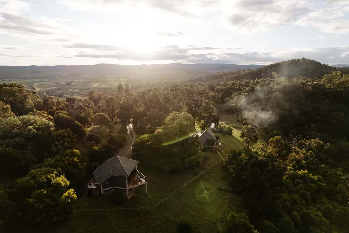 Kangaroo Ridge Retreat setting