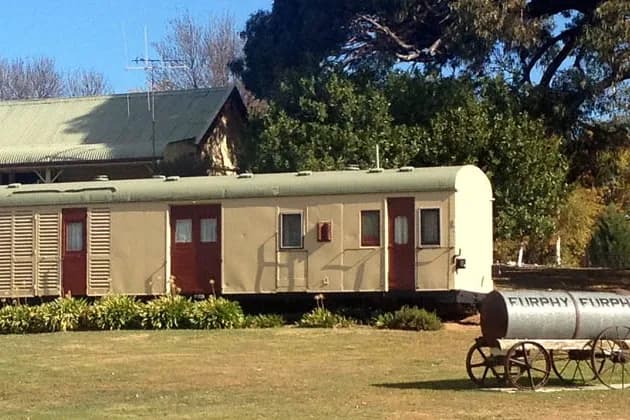 Neville Siding - Unique Accommodation setting